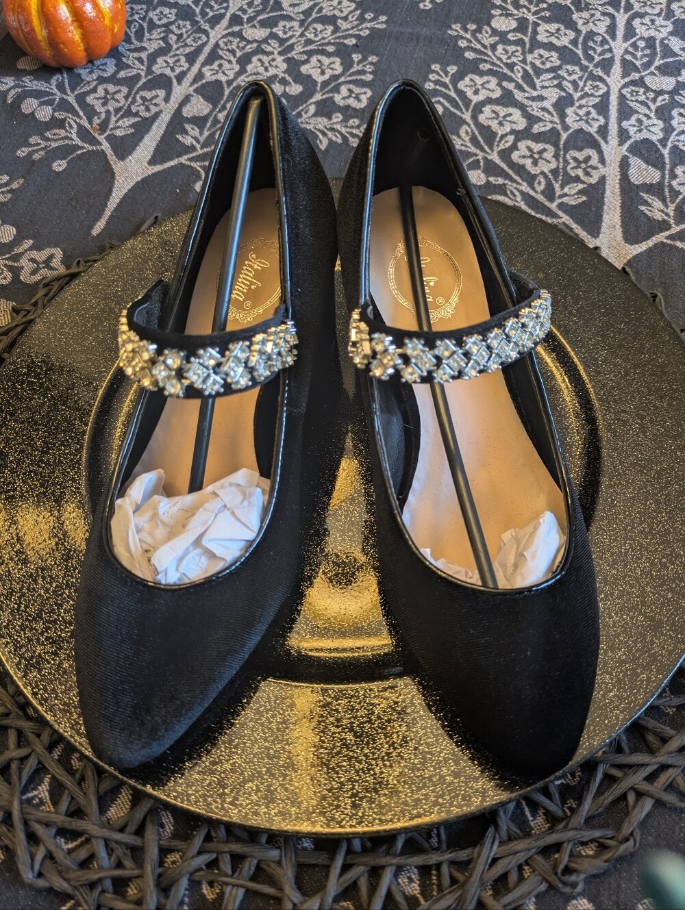 NWOT Italina Black Velvet Heels Size 6